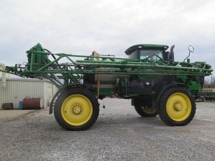 Sprayer John Deere R4038 7 1