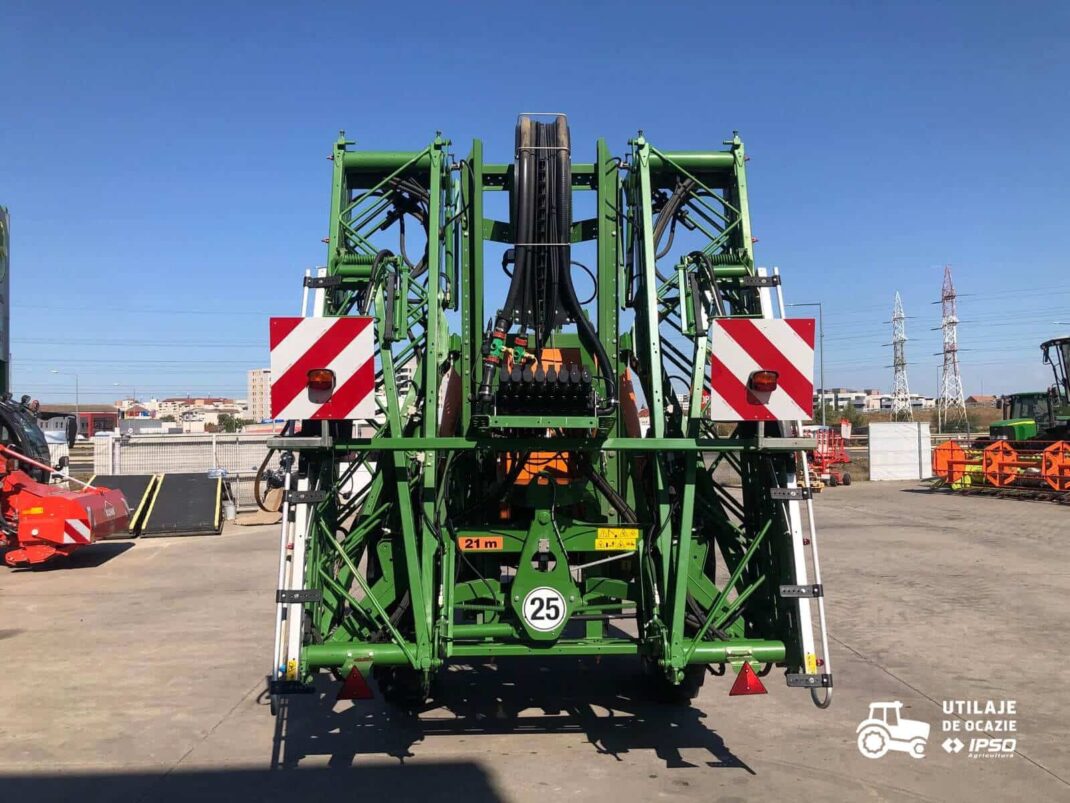 Sprayer tractat Amazone UG 2200