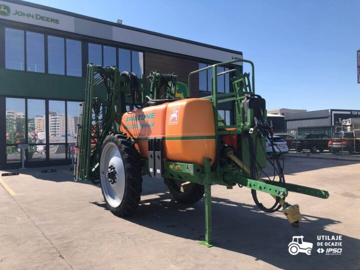 Sprayer tractat Amazone UG 2200 6