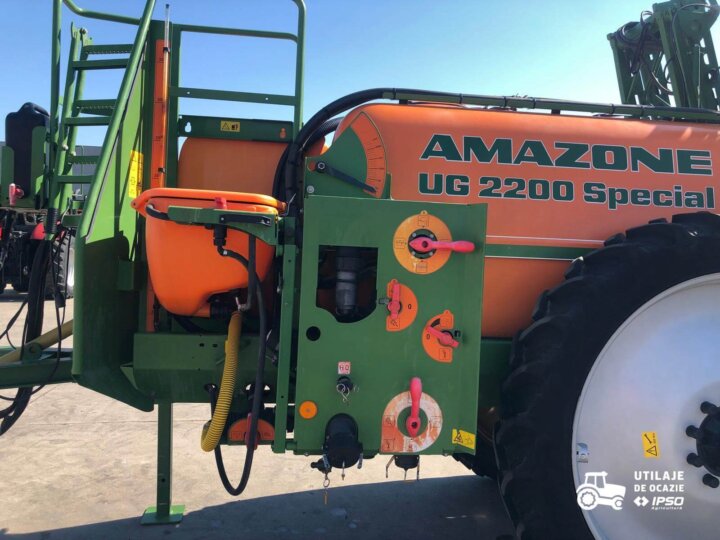 Sprayer tractat Amazone UG 2200 8