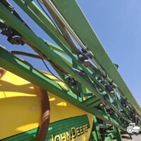 Sprayer tractat John Deere 832 11