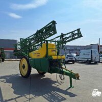 Sprayer tractat John Deere M724 5