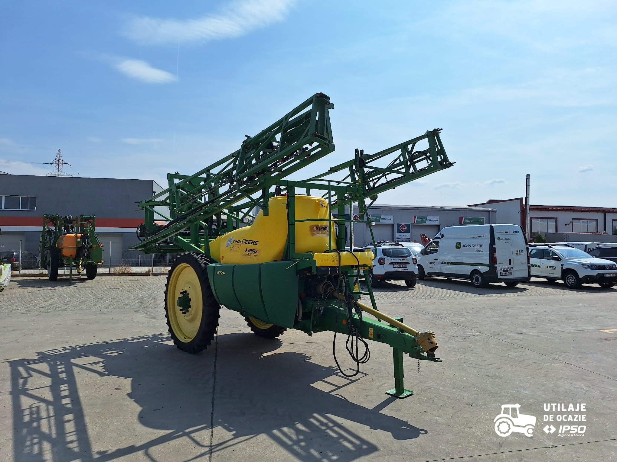 Sprayer tractat John Deere M724