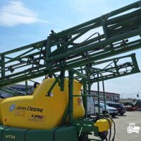 Sprayer tractat John Deere M724 7