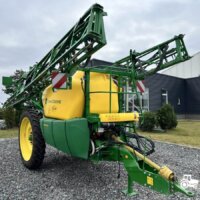 Sprayer tractat John Deere M740 7