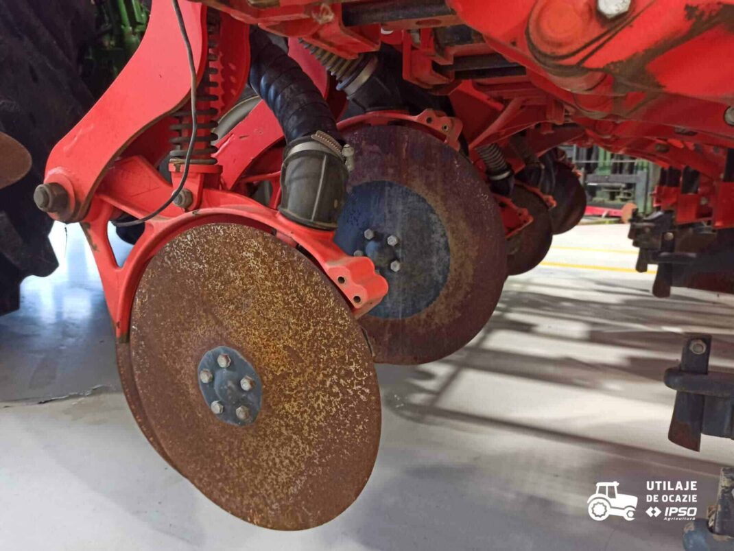 Semanatoare prasitoare Kuhn Maxima 8R 3RT