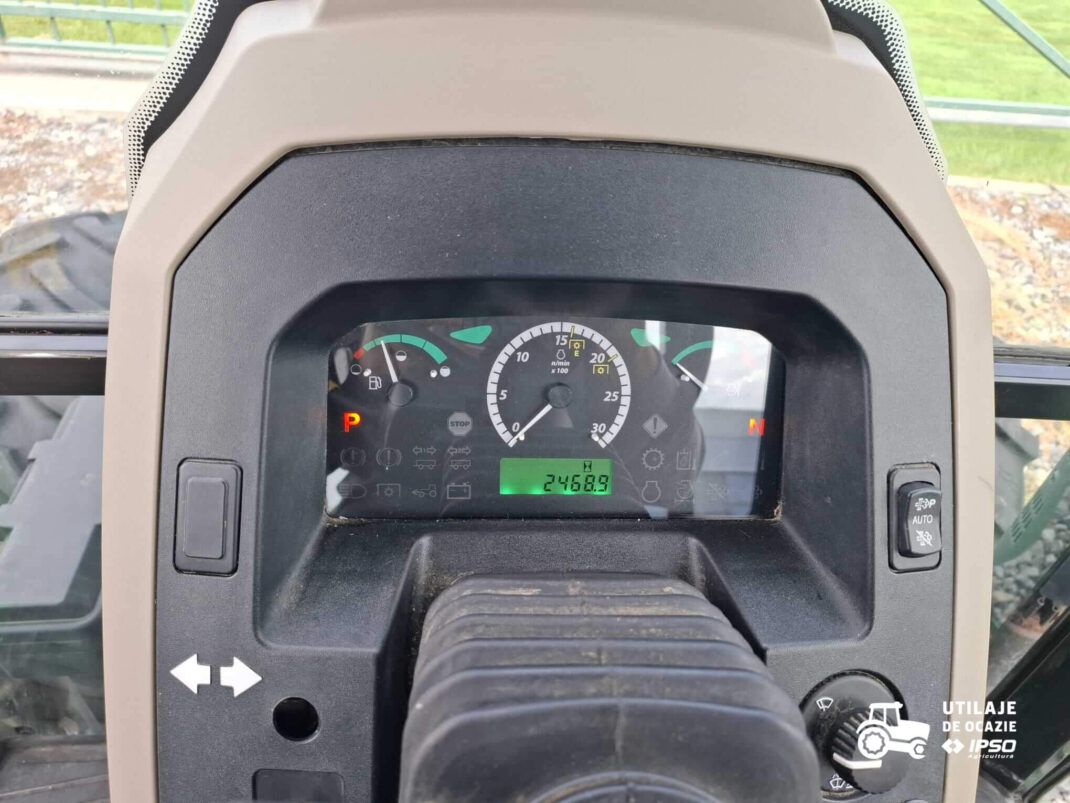 John Deere 5075E