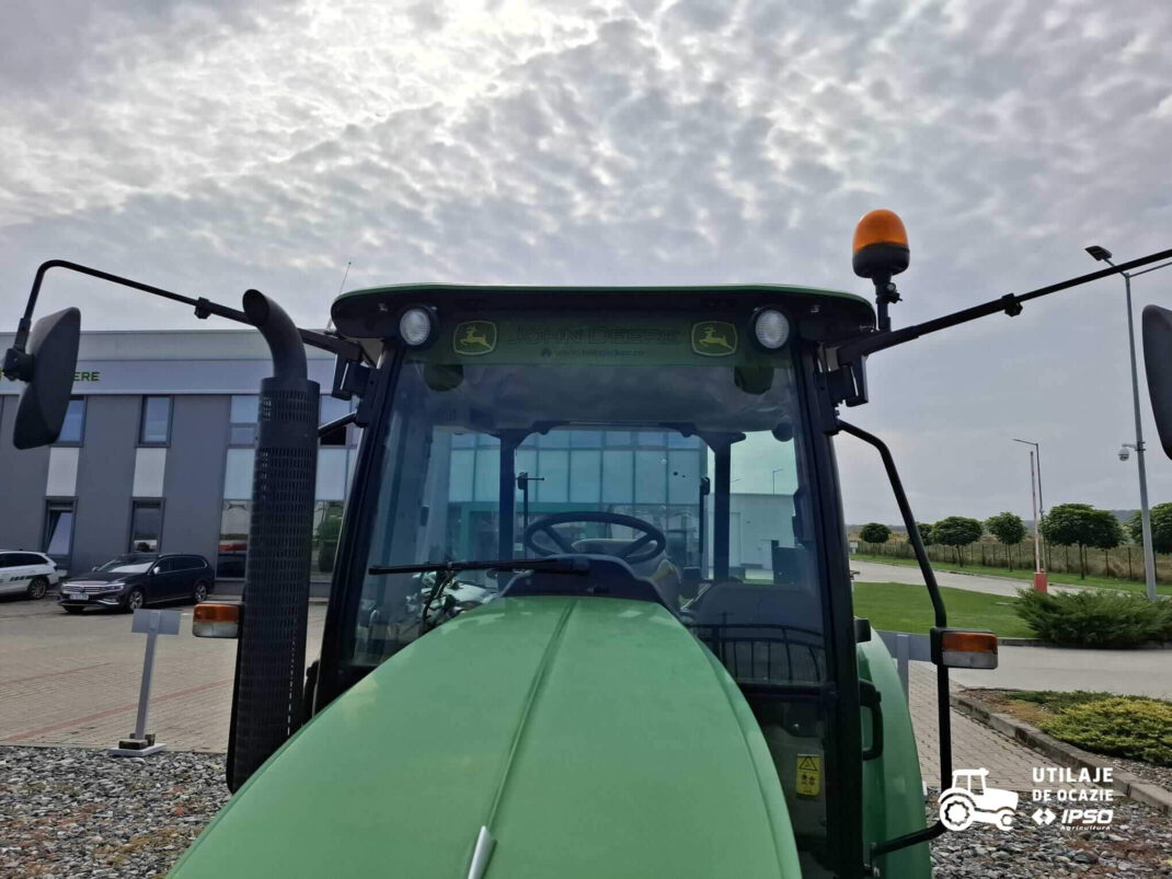 John Deere 5075E