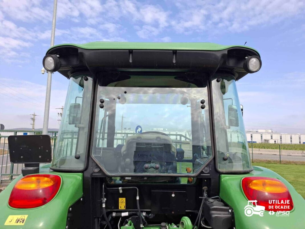 John Deere 5075E