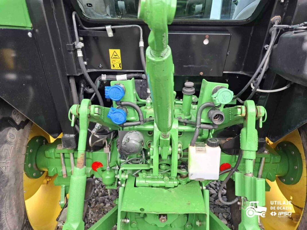 John Deere 5075E