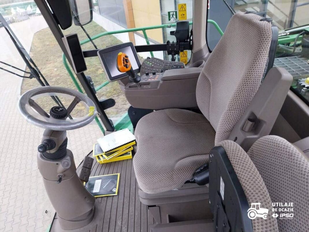 John Deere SPFH 8300 ProDrive + Header Kemper
