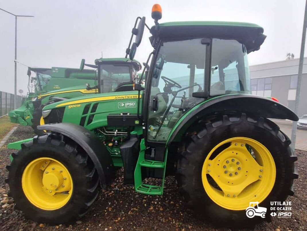 John Deere 5100M