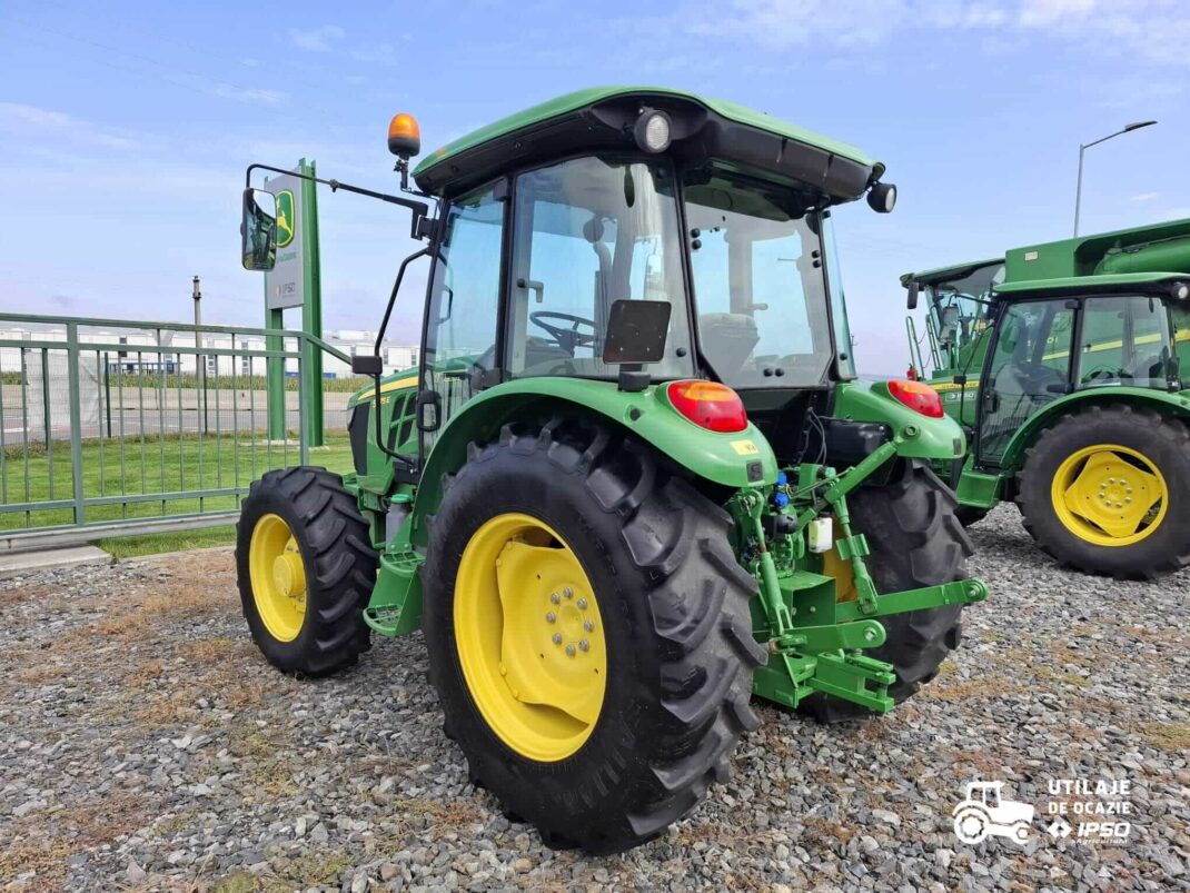 John Deere 5075E