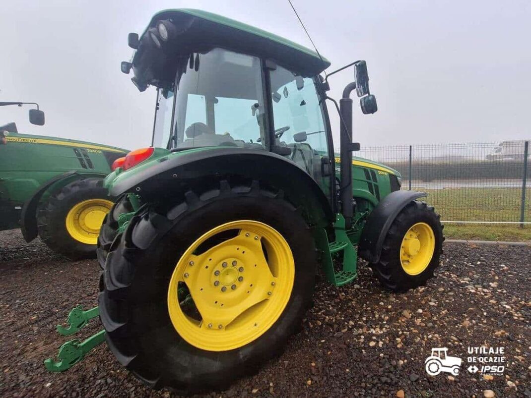 John Deere 5100M