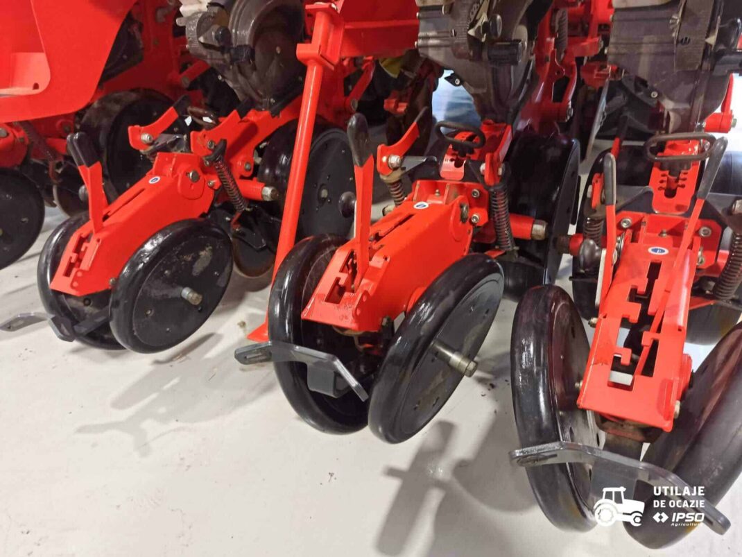 Semanatoare prasitoare Kuhn Maxima 8R 3RT