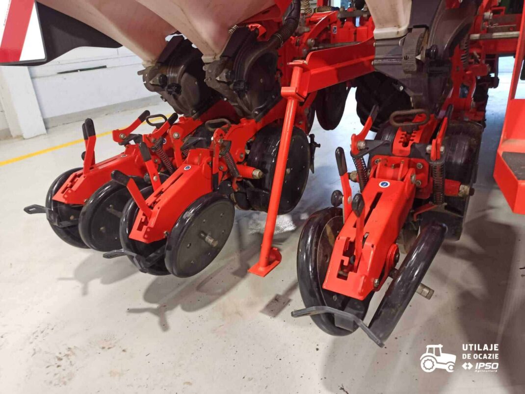 Semanatoare prasitoare Kuhn Maxima 8R 3RT