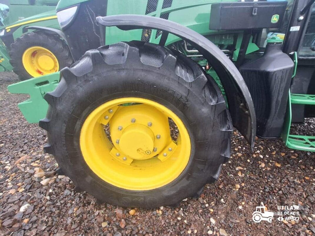 John Deere 5100M