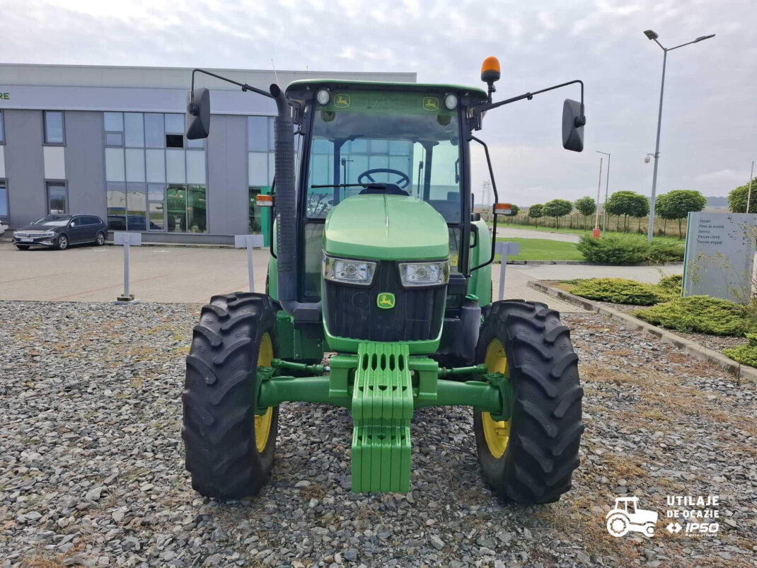 John Deere 5075E