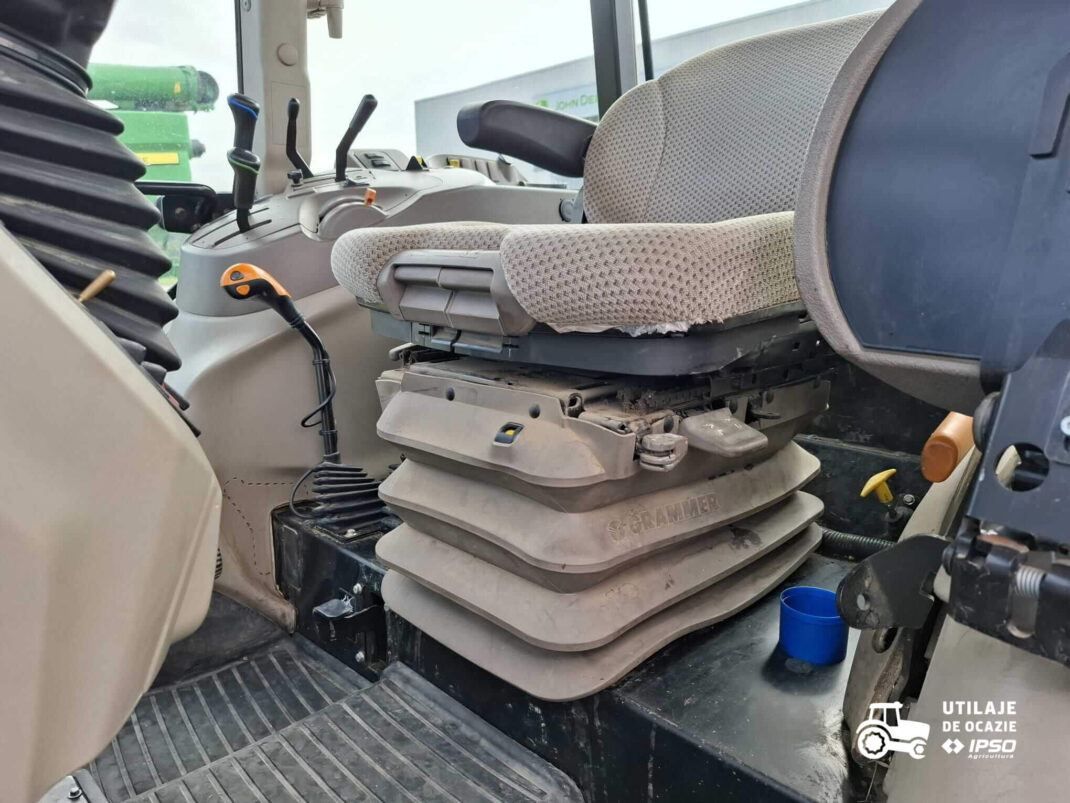 John Deere 5075E