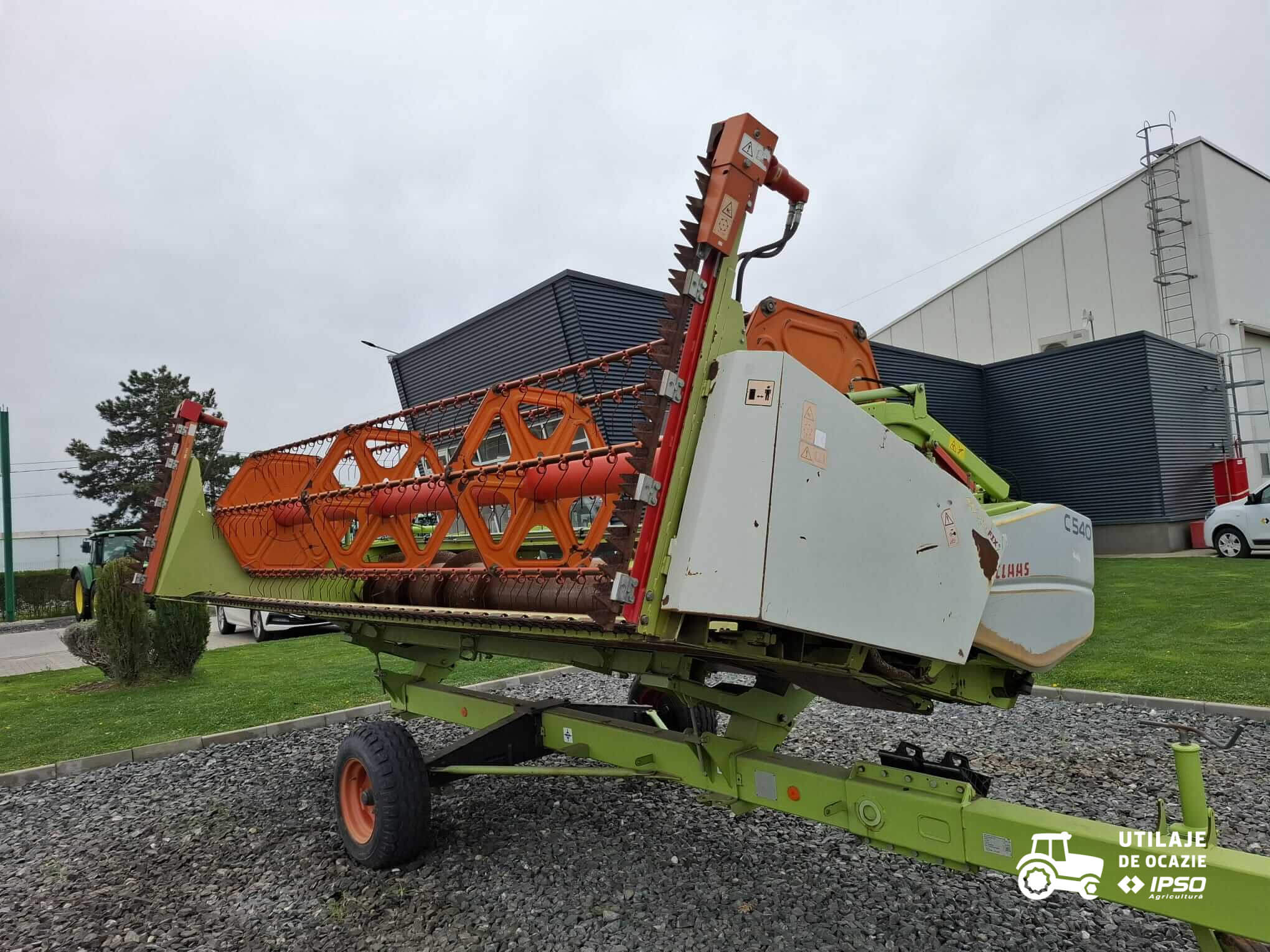 Claas Tucano 320 + Header paioase