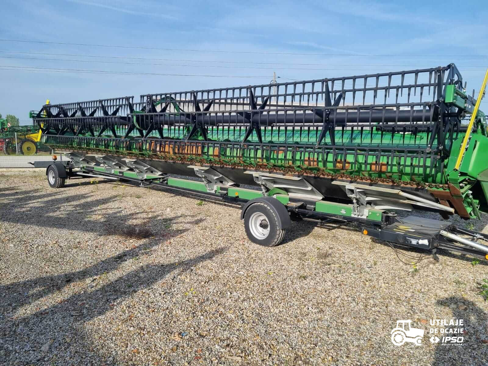 John Deere S780i + Header paioase