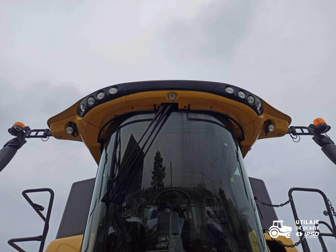 New Holland CX8.80 + Header paioase