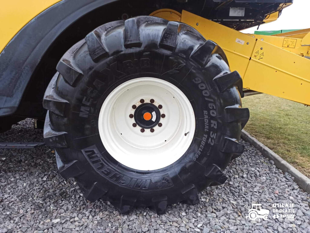 New Holland CX8.80 + Header paioase