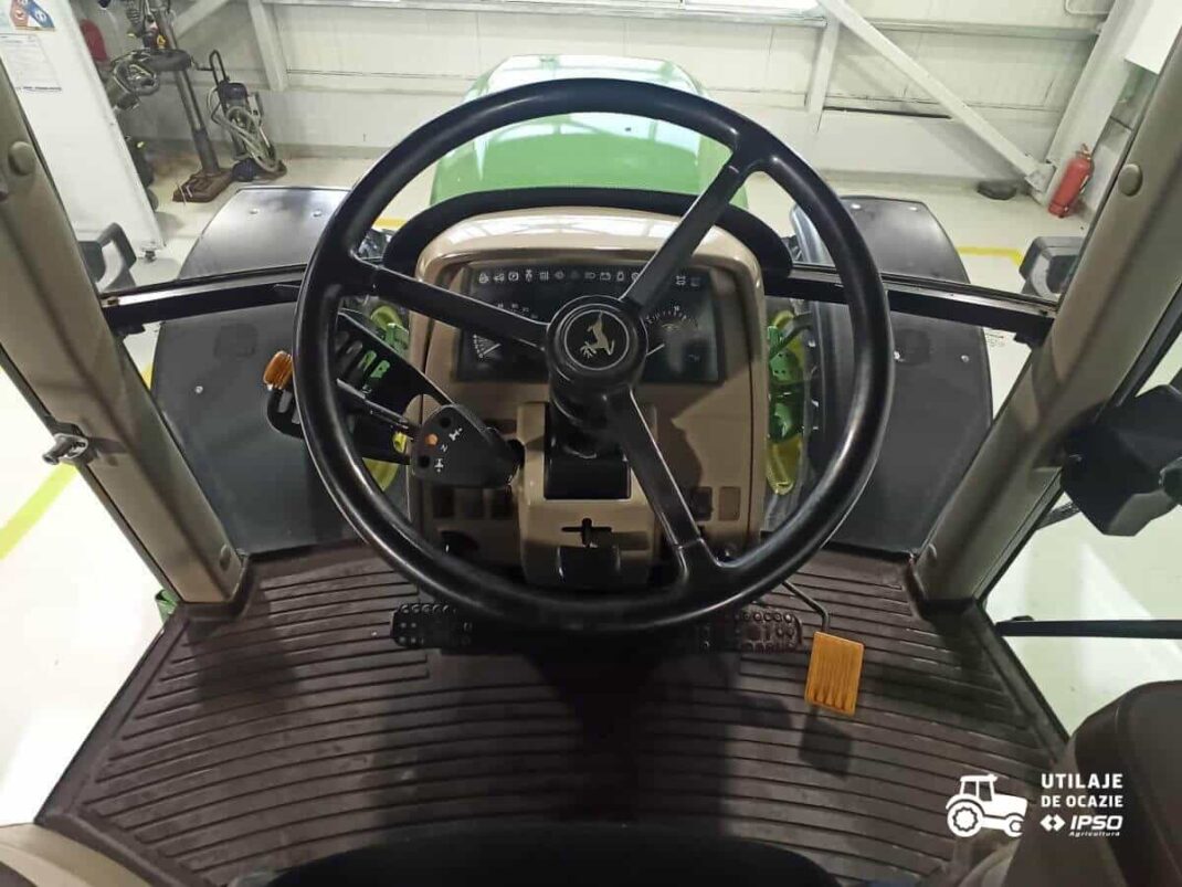 John Deere 6320