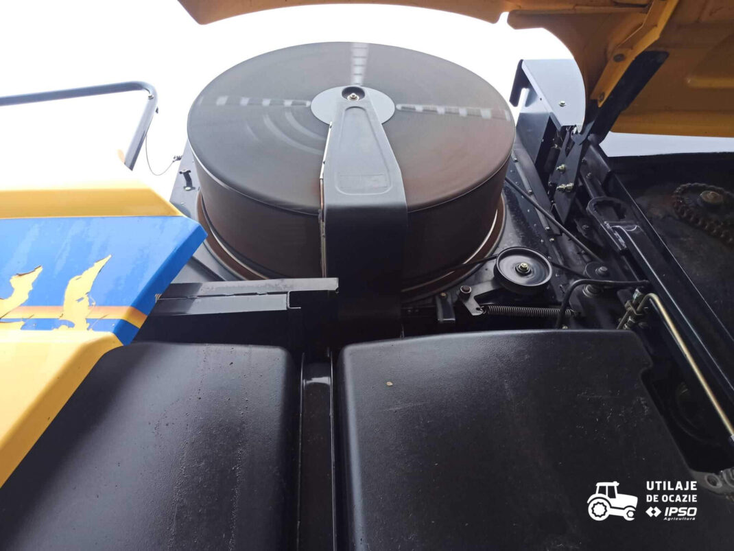 New Holland CX8.80 + Header paioase