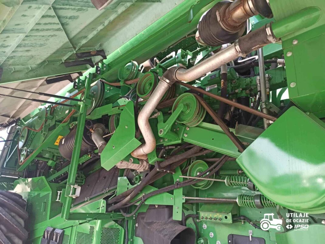 John Deere S770 + Header paioase