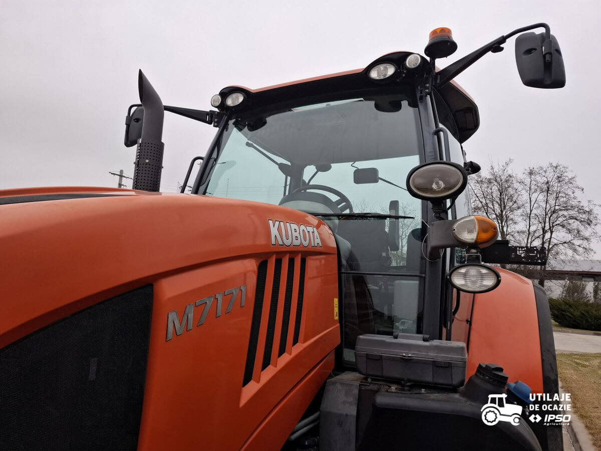 Kubota M7171