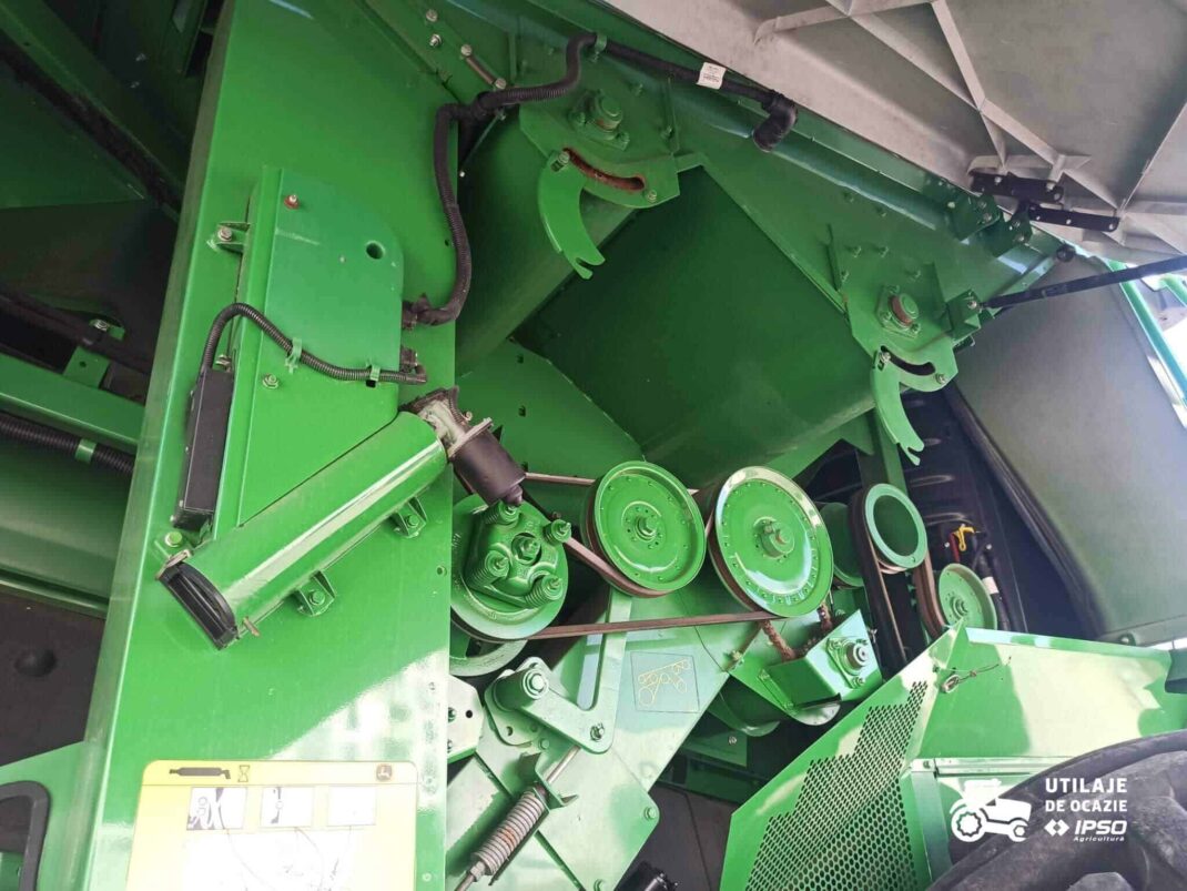 John Deere S770 + Header paioase