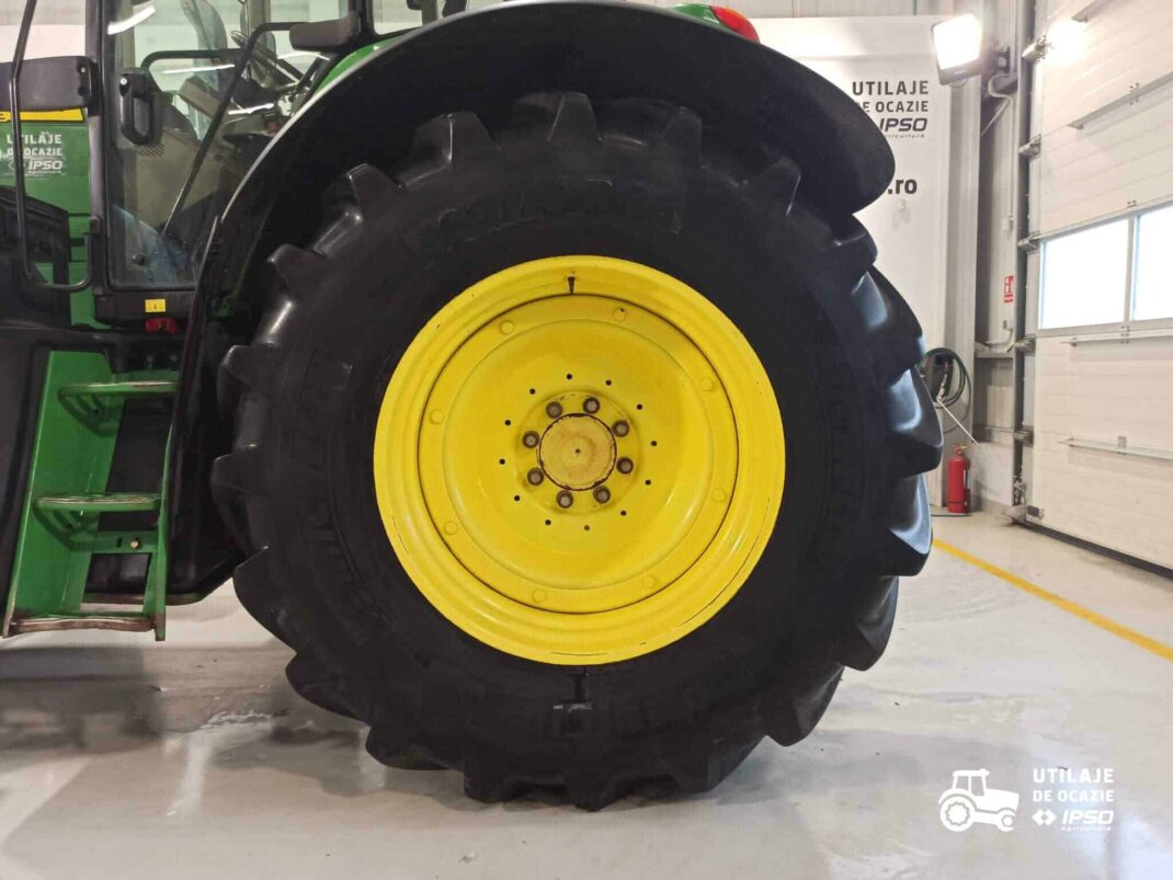 John Deere 6150M
