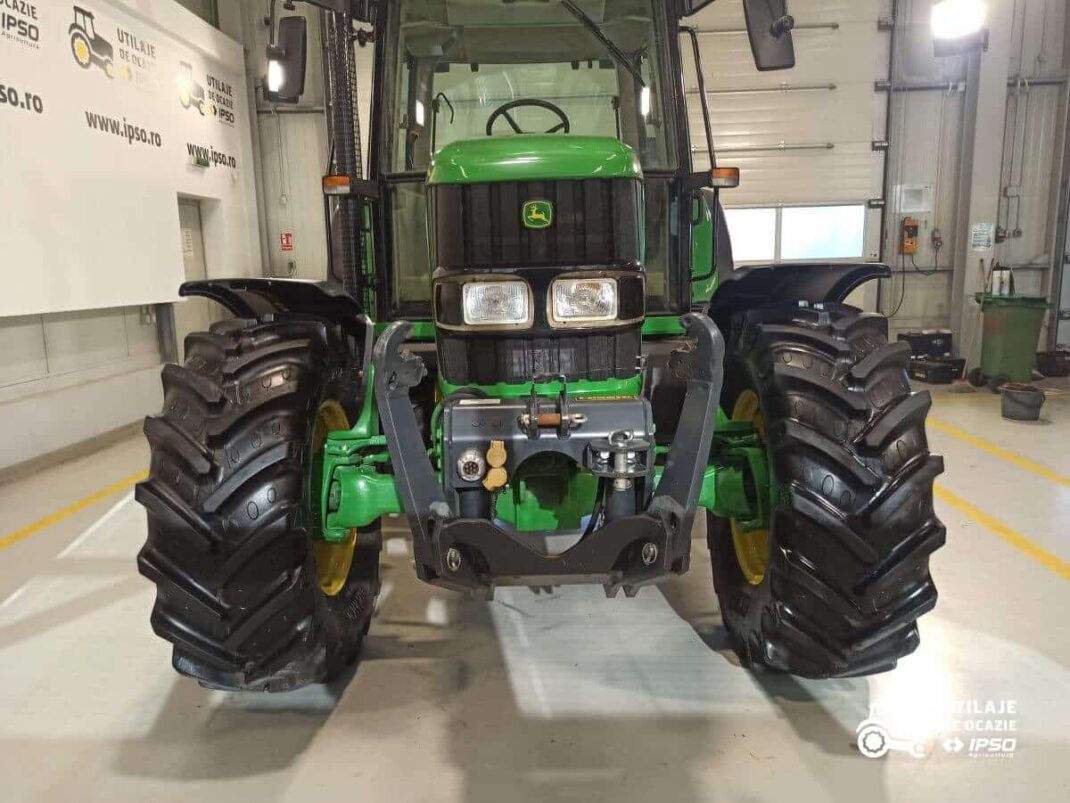 John Deere 6320