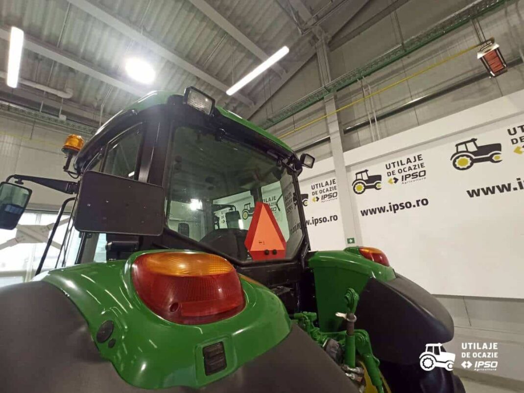 John Deere 6320