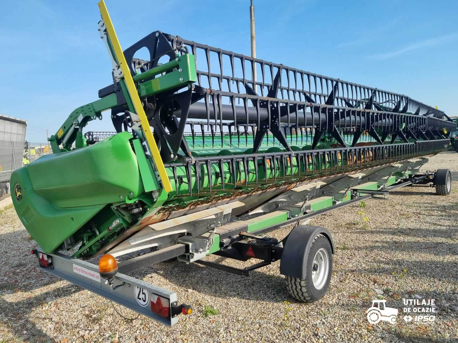 John Deere S780i + Header paioase