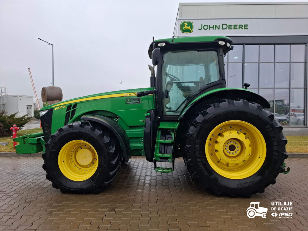 John Deere 8320R