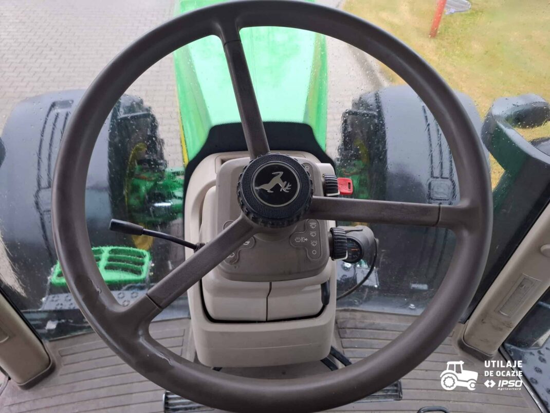 John Deere 8320R