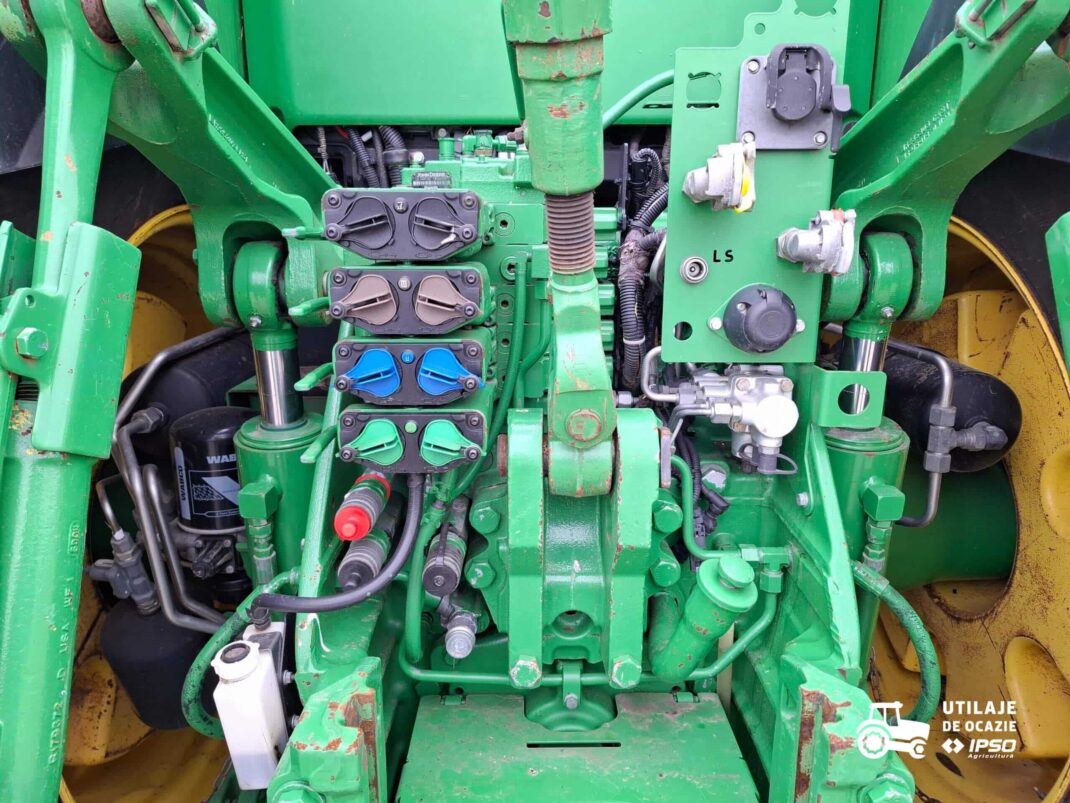 John Deere 8270R