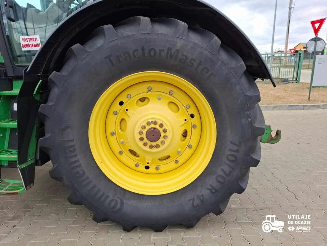 John Deere 8270R