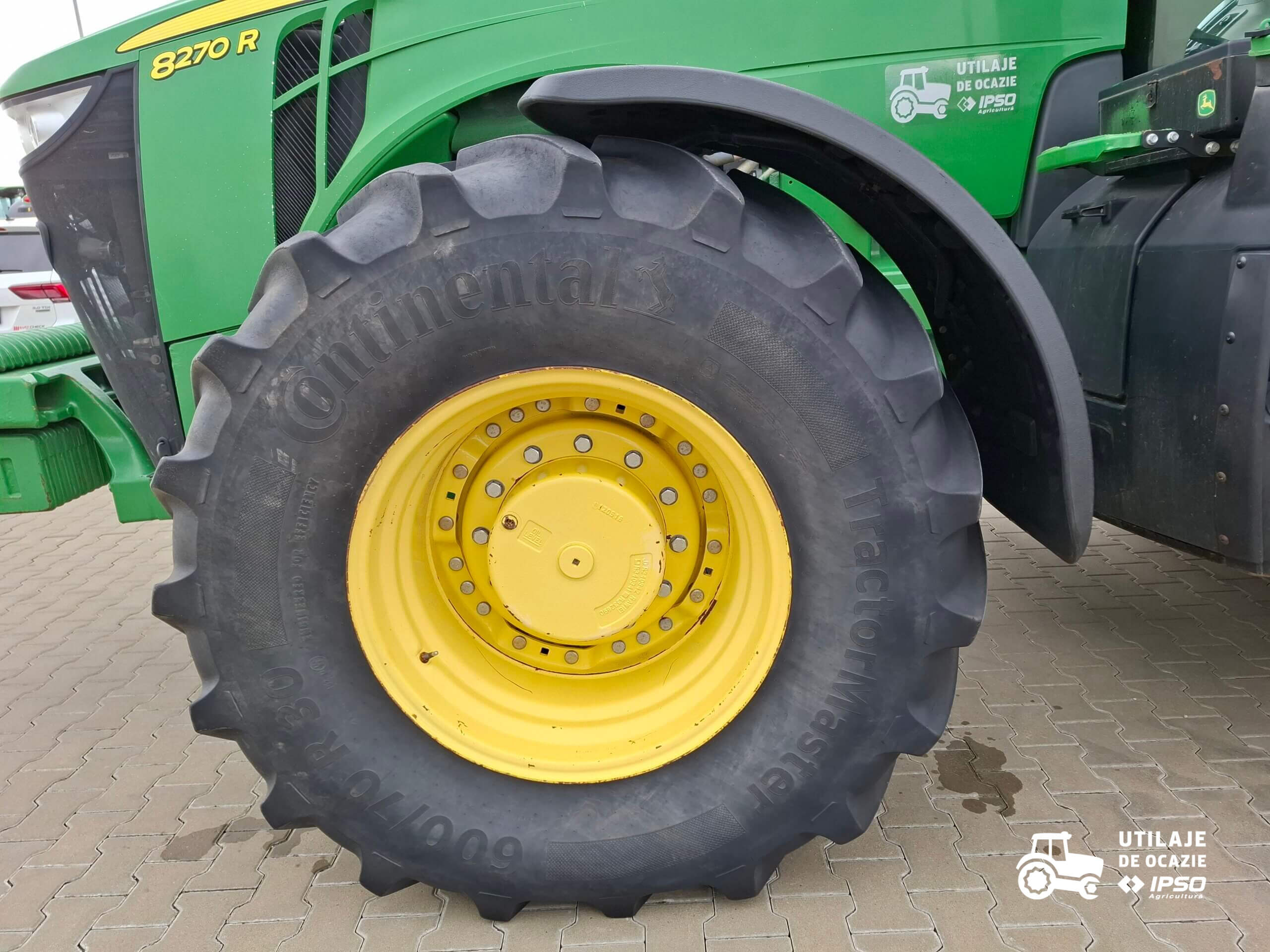 John Deere 8270R