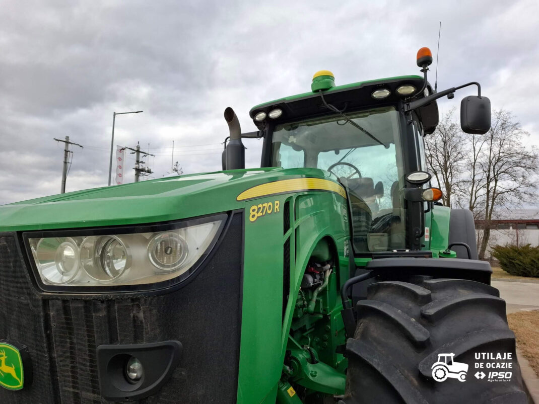 John Deere 8270R