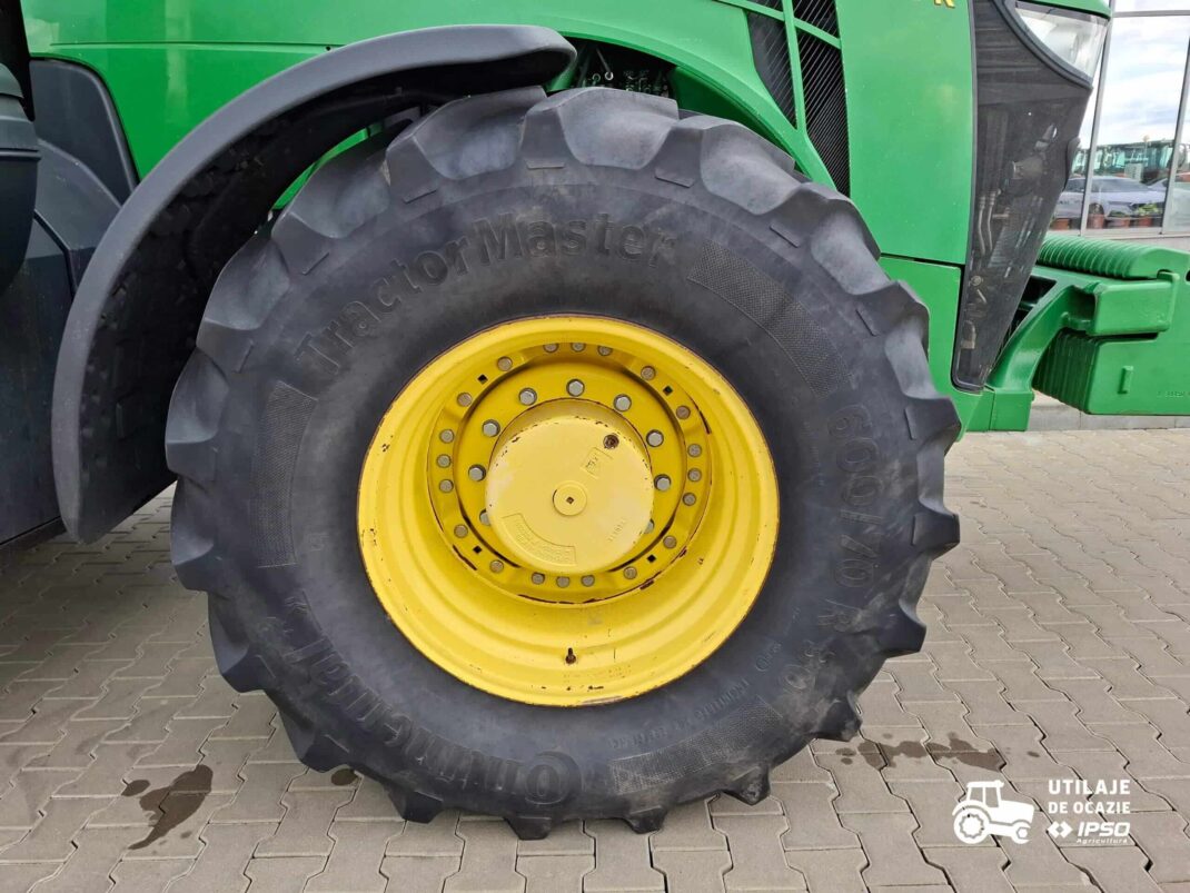 John Deere 8270R