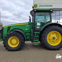 John Deere 8270R
