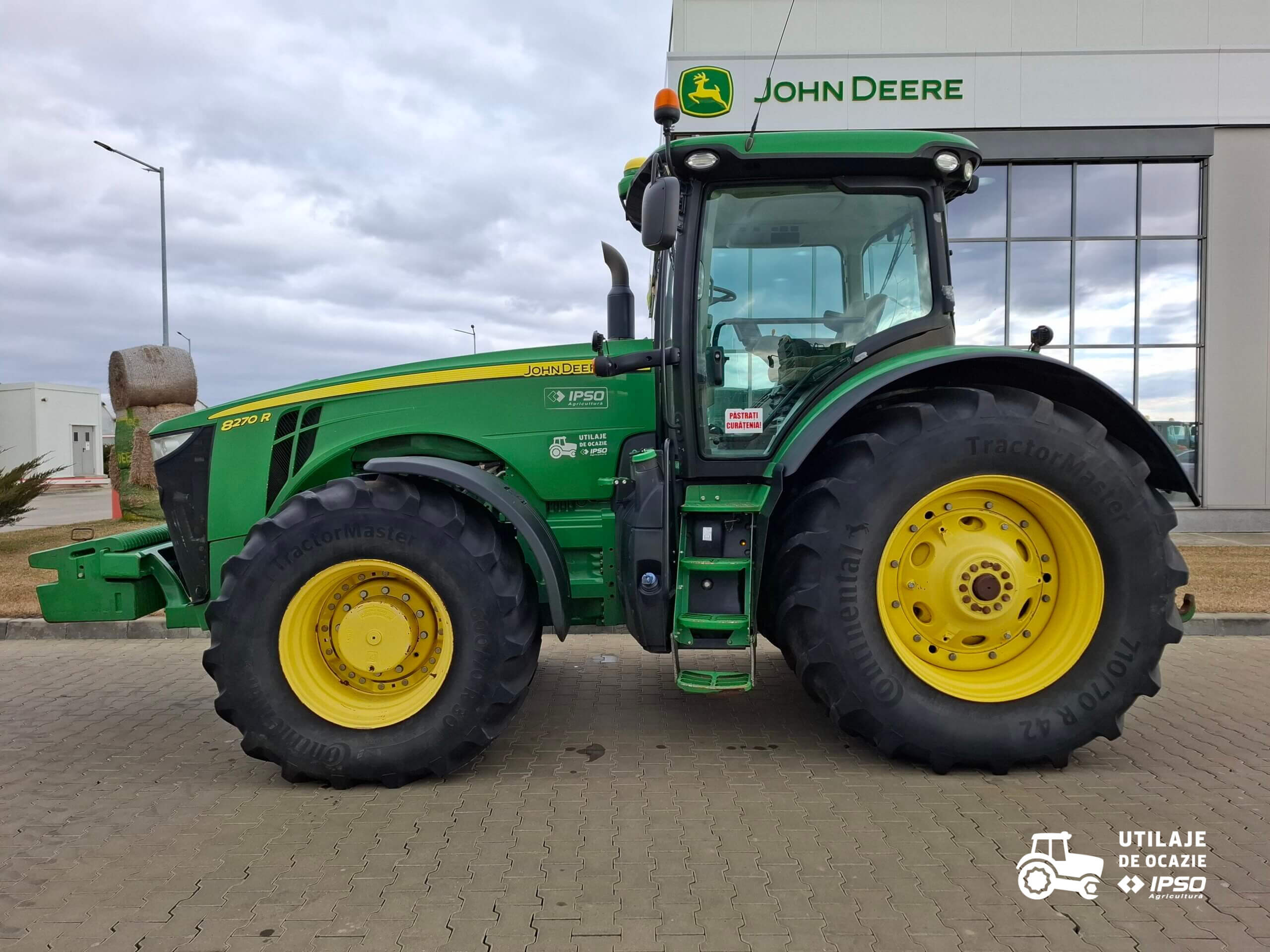 John Deere 8270R