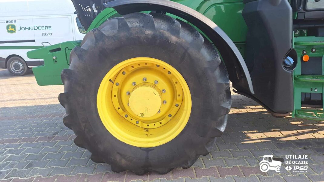John Deere 6155M