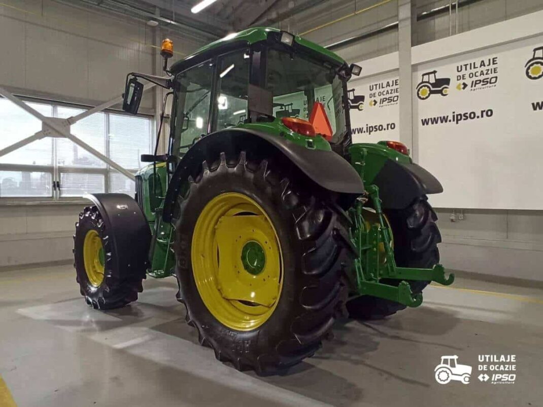 John Deere 6320