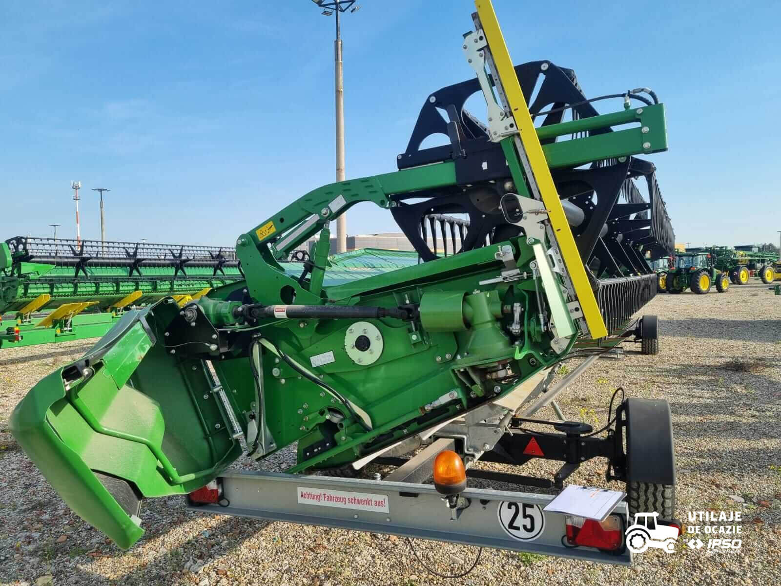 John Deere S780i + Header paioase