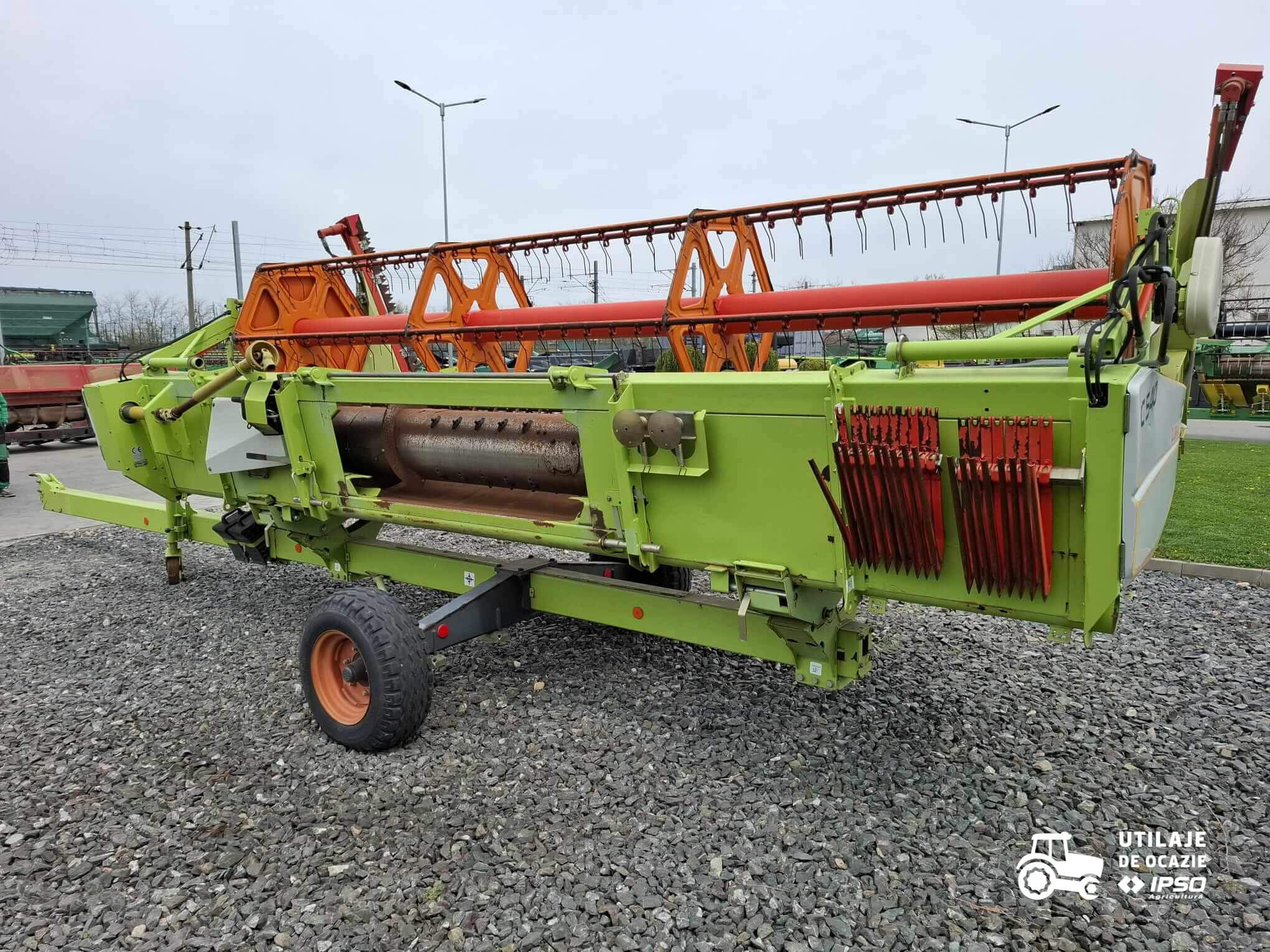 Claas Tucano 320 + Header paioase