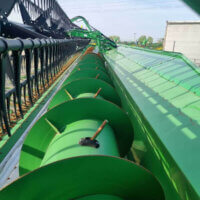 John Deere S780i + Header paioase